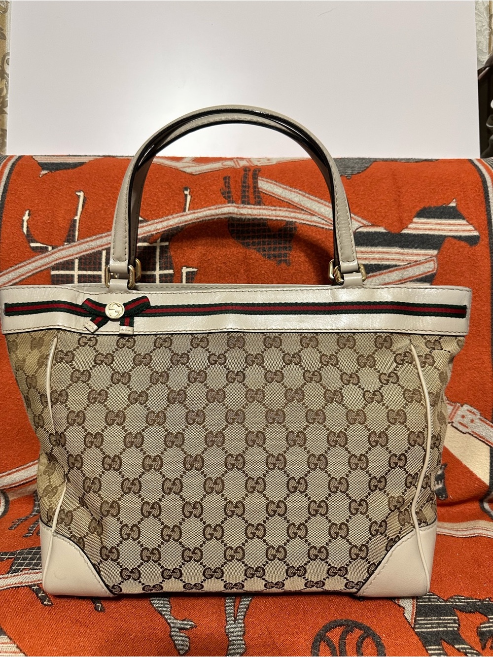 Gucci ❤️🌟Beige GG Canvas Tote with Ivory Leather Trim⭐️